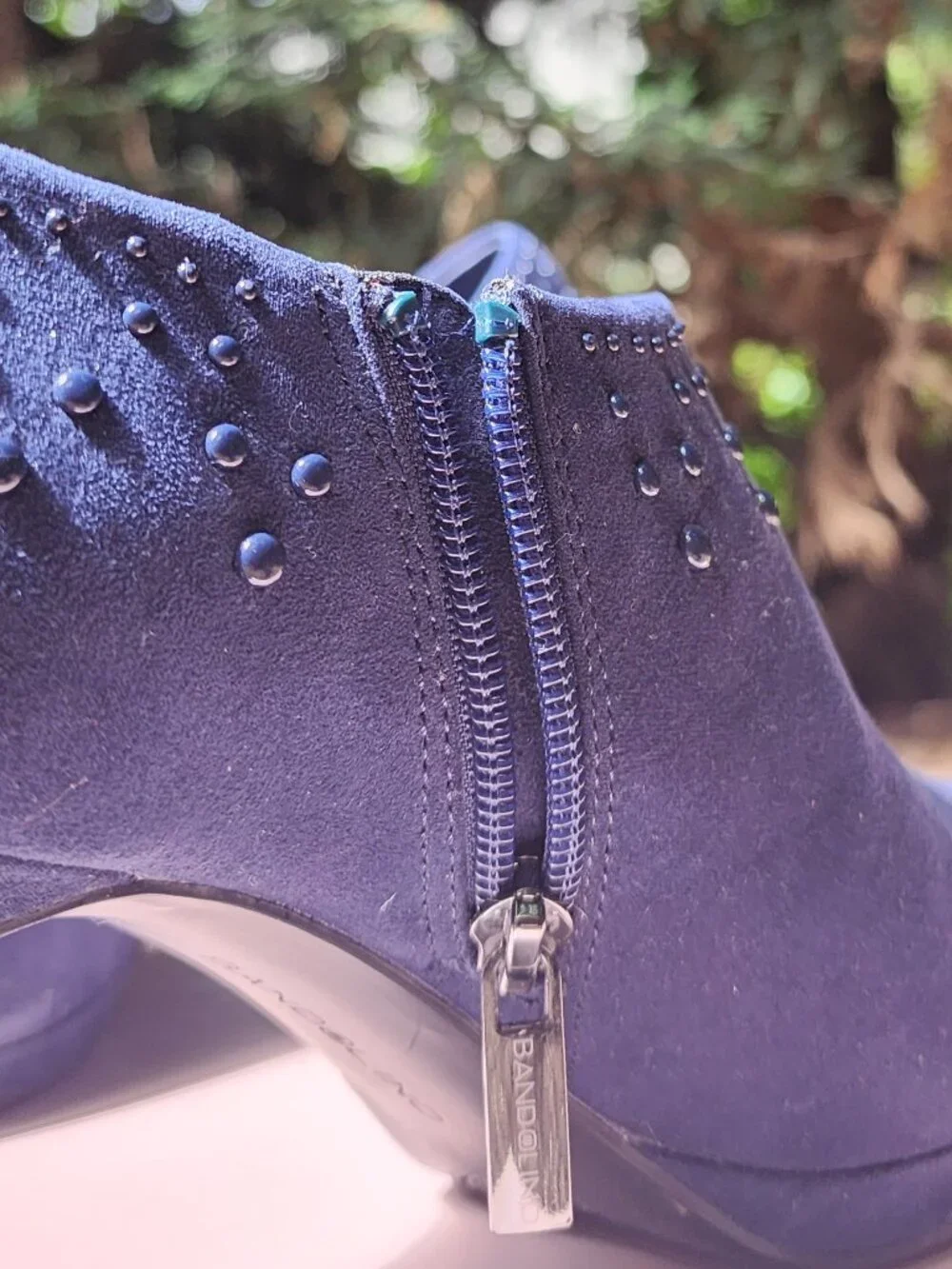 EUC Navy Bandolino Suede booties size 8 Women's heels with Box